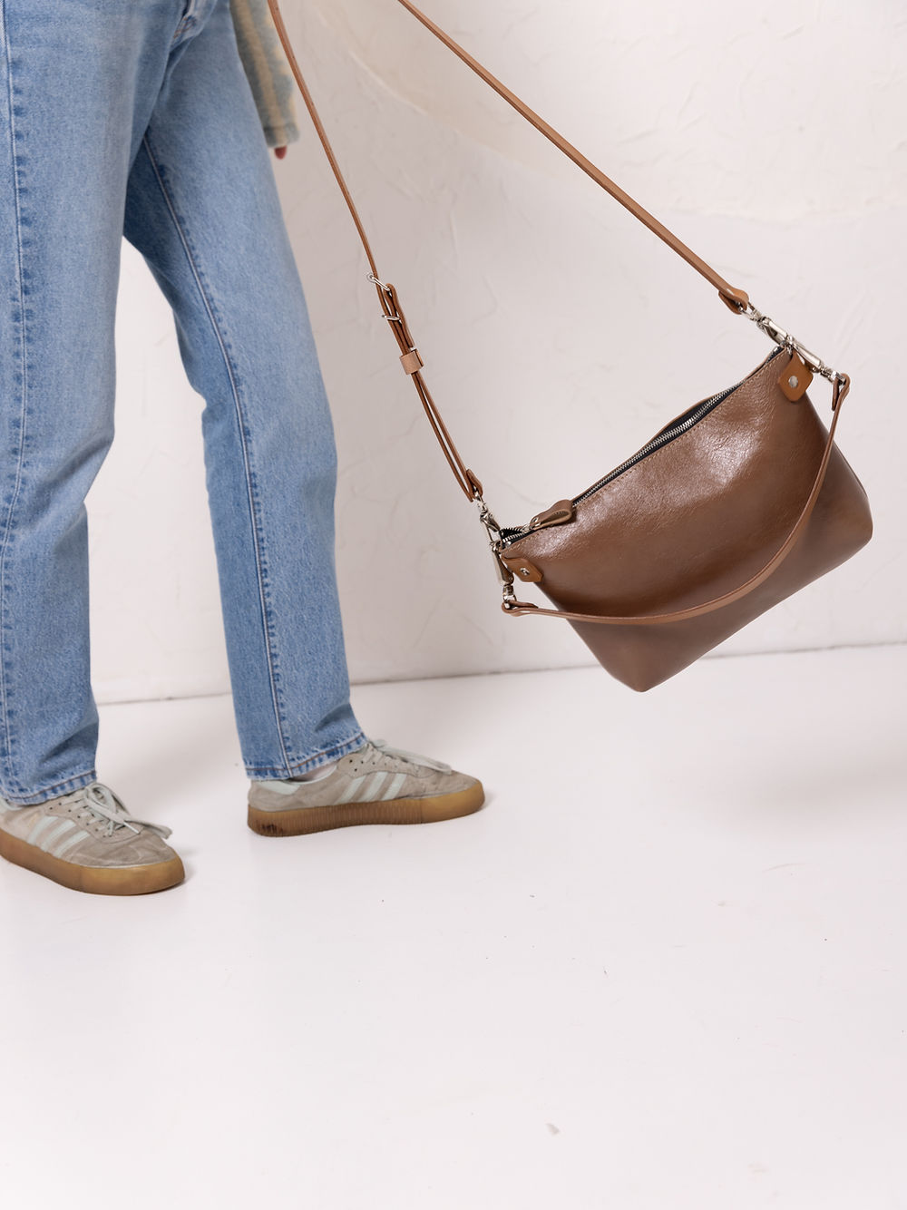 TOMMY Leather Bag with Two Handles - Cappuccino
