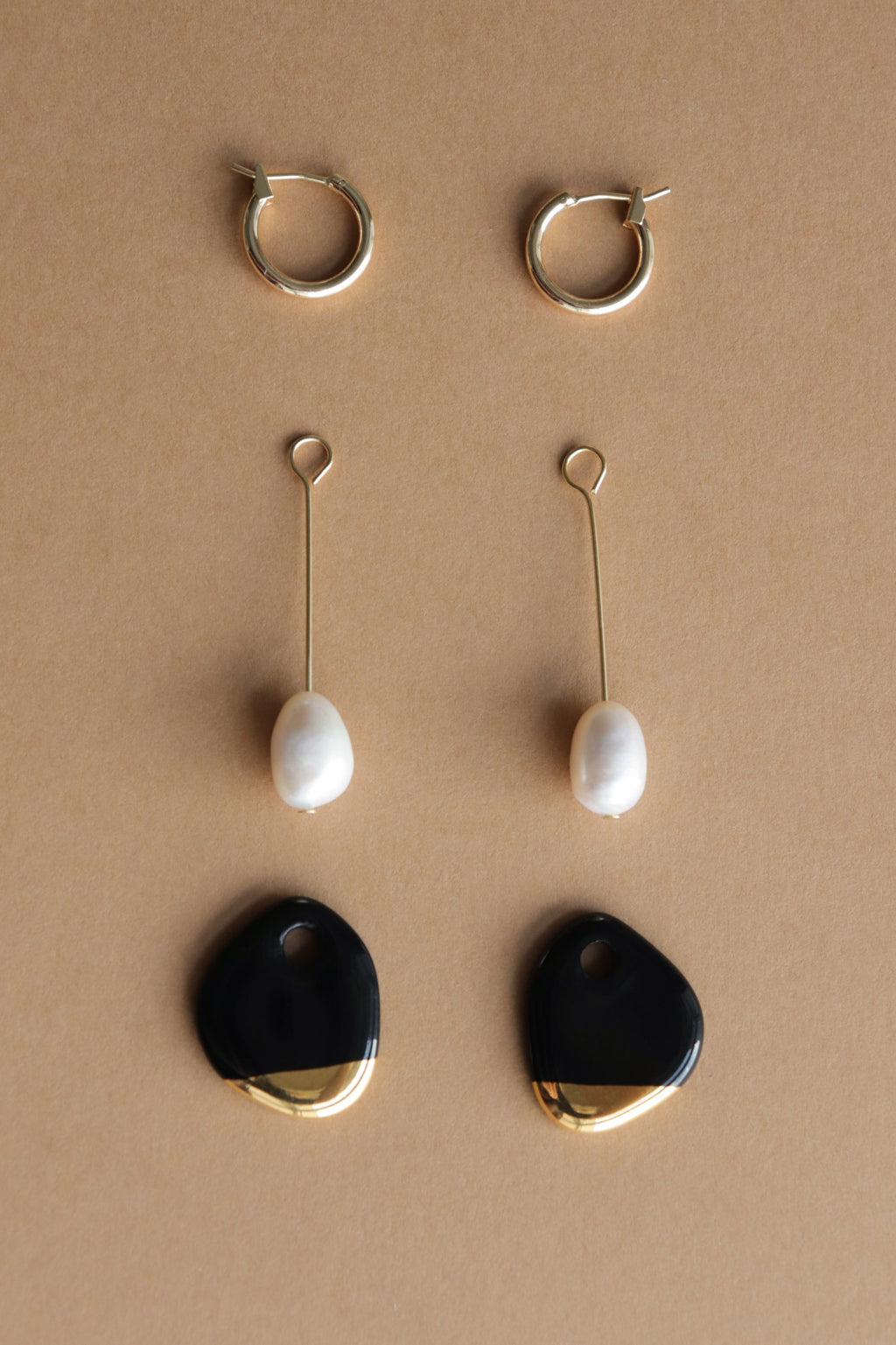 Arp Pearl And Porcelain Earrings - Black
