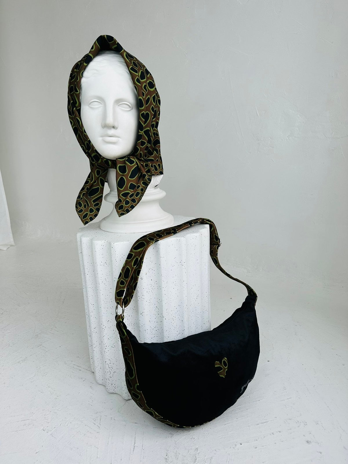 Hobo Bag - Leopard Heart